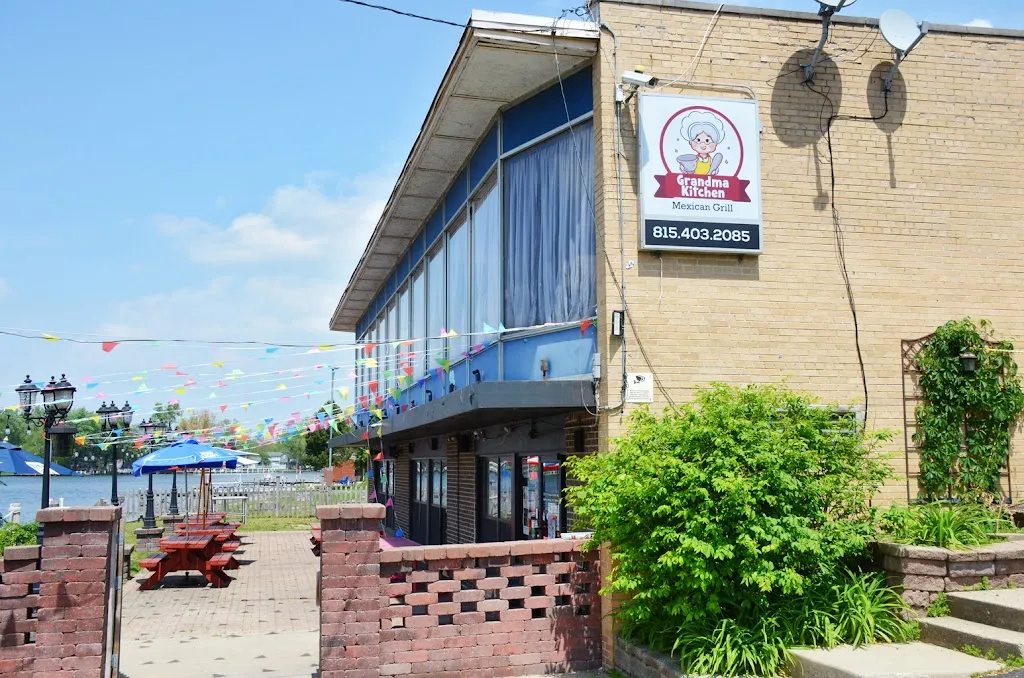 Grandma Kitchen restaurant in Johnsburg, IL
