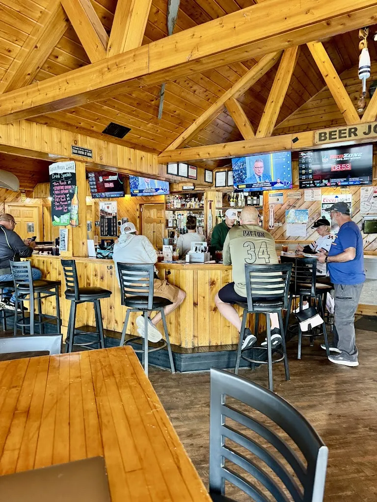 Bru Crew Bar & Grill restaurant in Johnsburg, IL