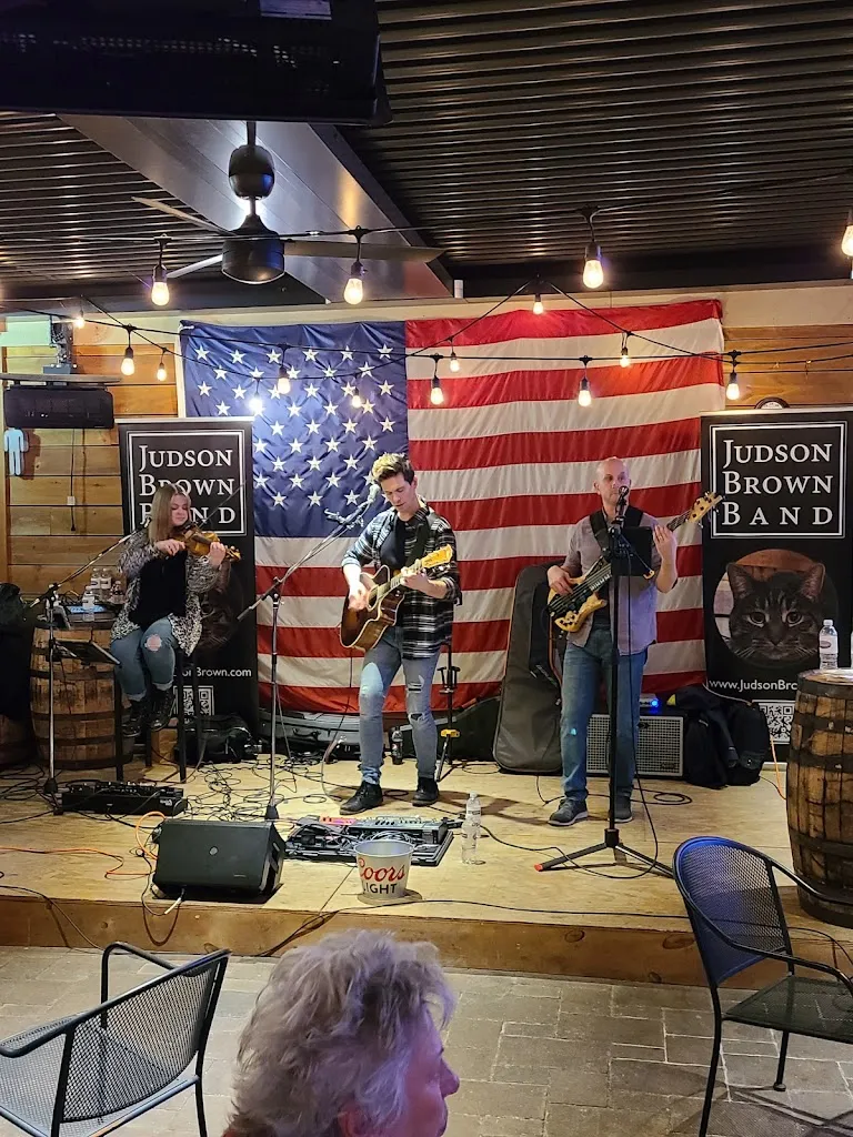 The Grove Pub & Grill restaurant in Spring Grove, IL