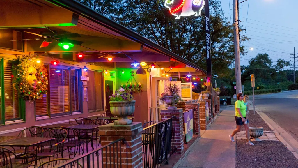 Hwy 61 Roadhouse restaurant in Webster Groves, MO