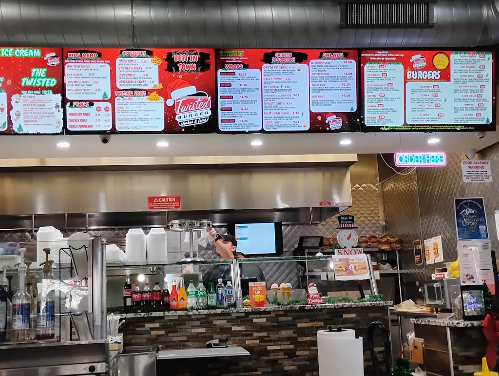 Twisted Burger Round Lake_Round Lake, IL_slider_imagen_3