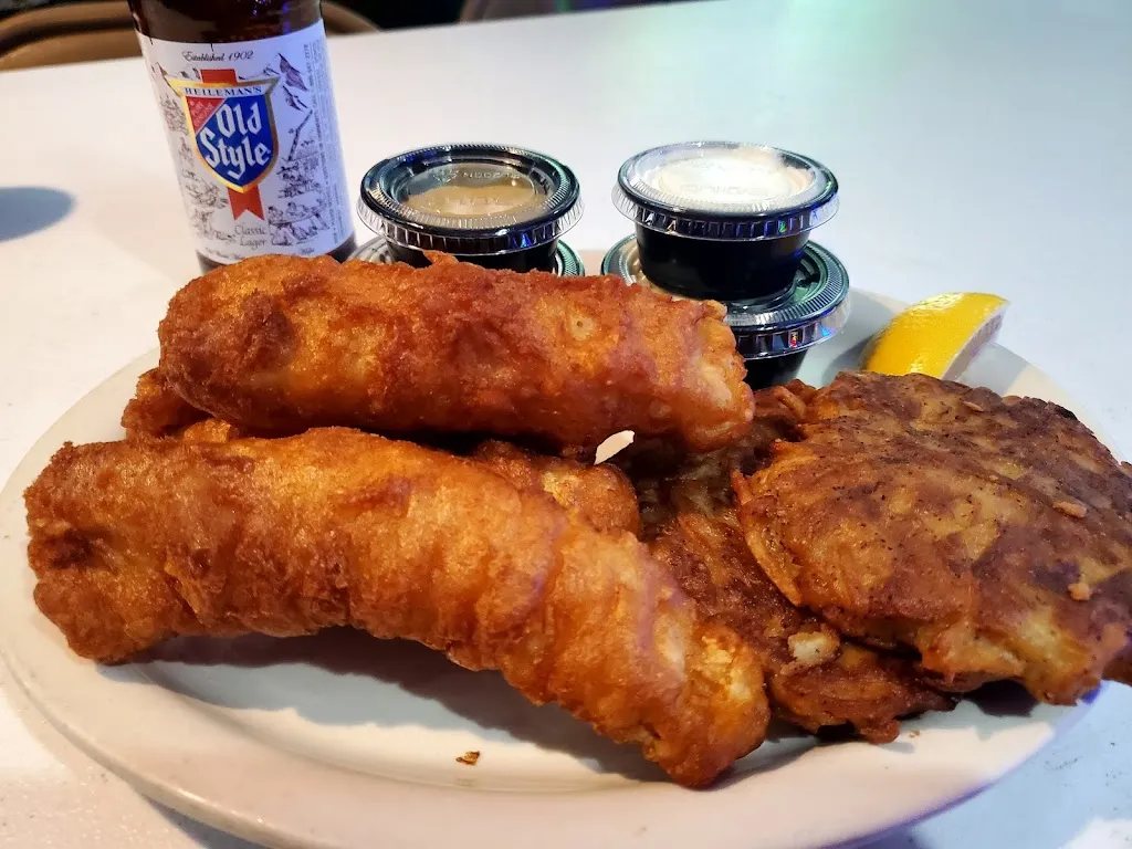 Mr. B_Four Coyne's Bar & Grill_Round Lake, IL_reseña