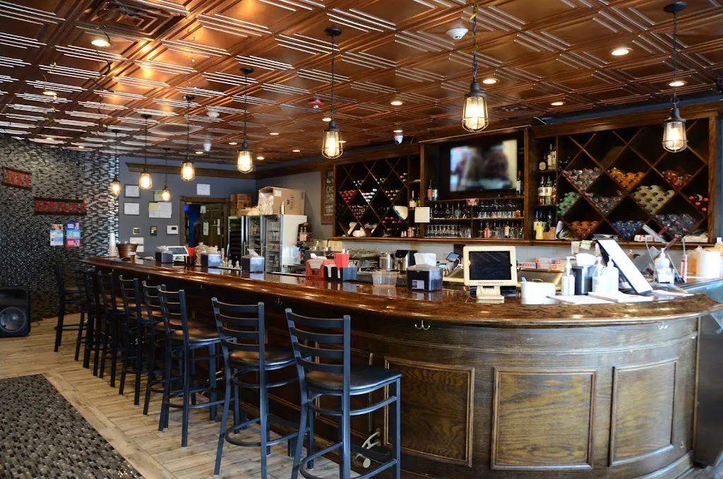 Lucky Bernie's Spring Grove restaurant in Spring Grove, IL