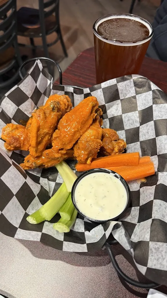 Teneia Townsend_Ballers Bar & Grill_Third Lake, IL_reseña