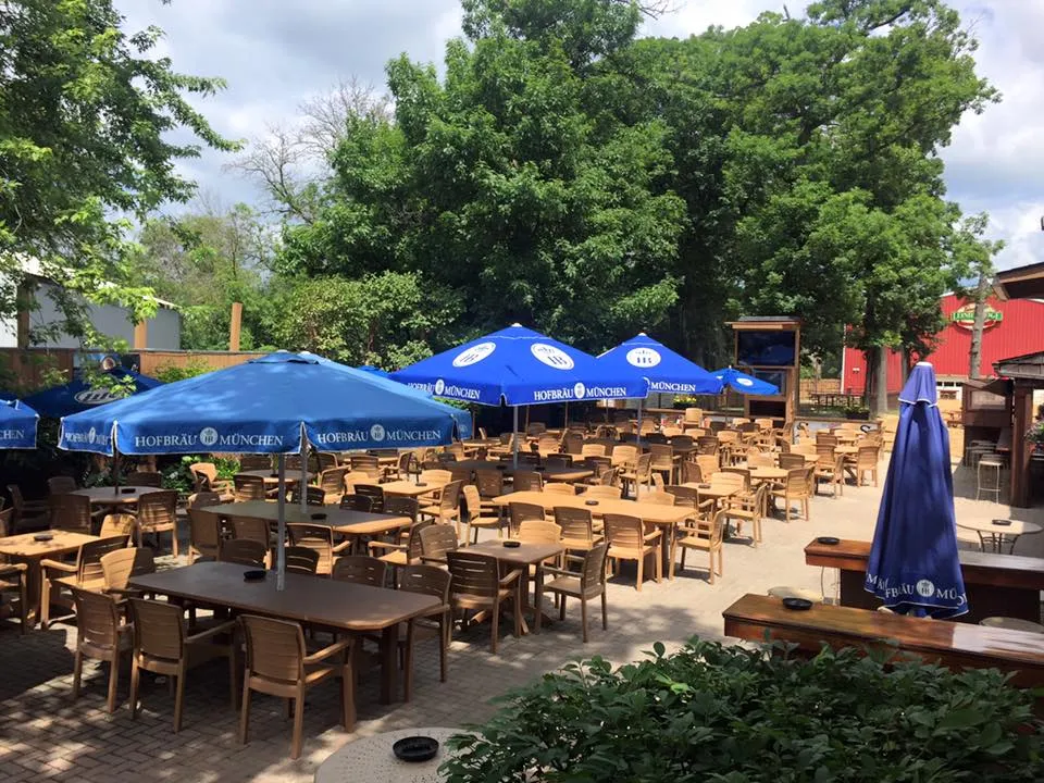 Jesse Oaks Food & Drink restaurante en Gages Lake, IL