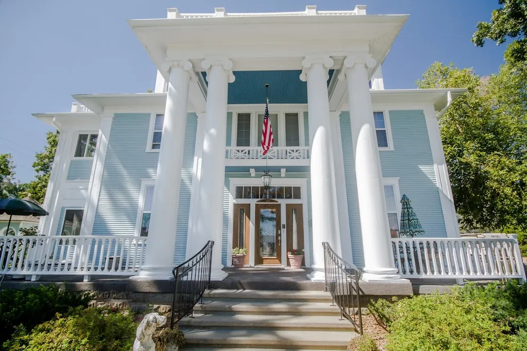The Dickey House Airbnb & Event Venue ristorante a Marshfield, MO