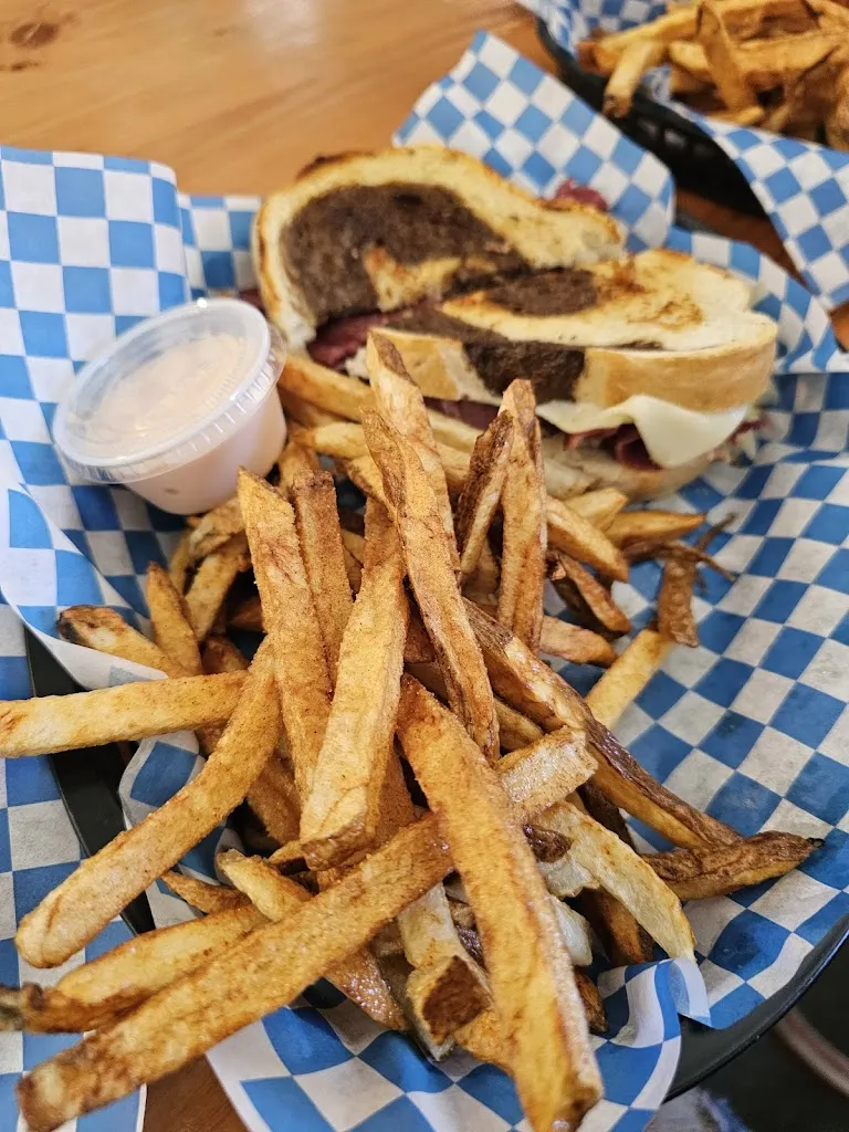 Pinecreek Tavern/ Bar and Restaurant_Pinehurst, ID_slider_image_2