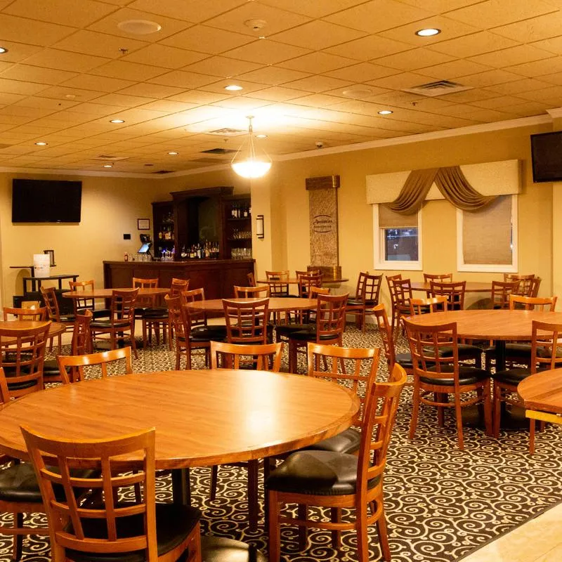 Anastasias Restaurant - Sports Lounge & Banquet restaurante en Antioch, IL
