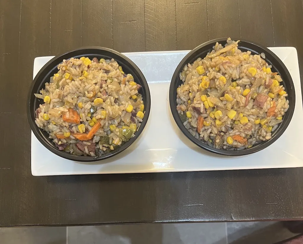 Queens Caribbean Kitchen (Jerk Chicken , Jerk Pork)_Antioch, IL_slider_imagen_2