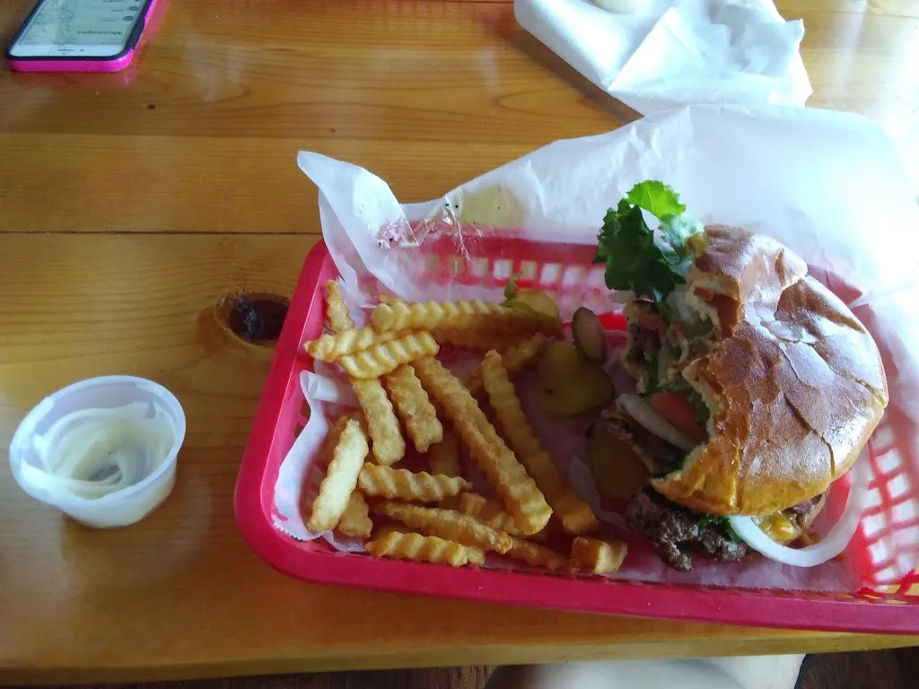 Danielle_Unch's Bar & Grill_Sauget, IL_review