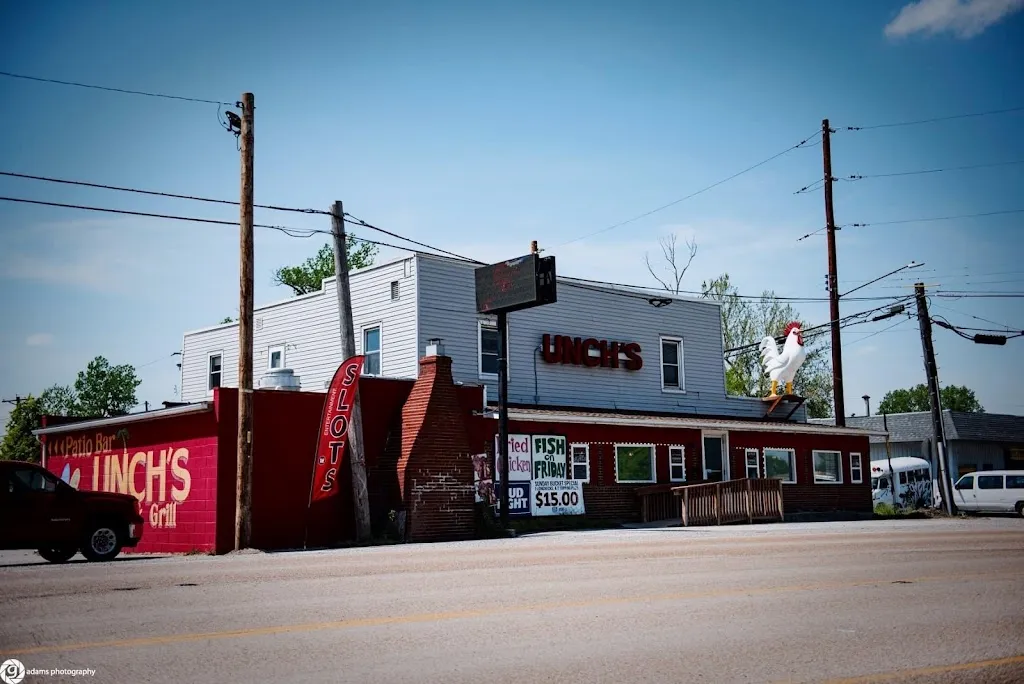 Unch's Bar & Grill restaurant in Sauget, IL