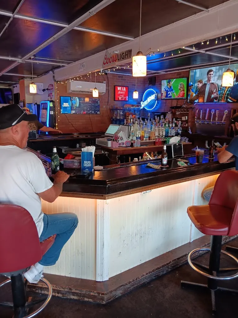 Unch's Bar & Grill_Sauget, IL_slider_image_2