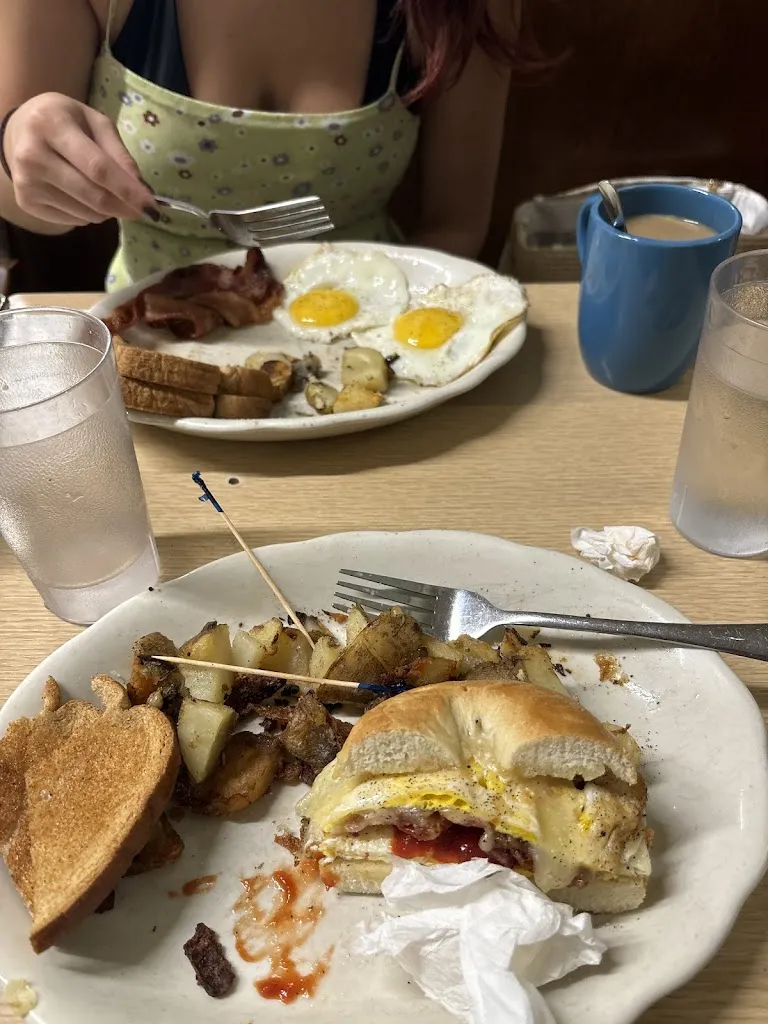 Connor Verga_WOODEN SOLDIER RESTAURANT_VT 05743, United_reseña