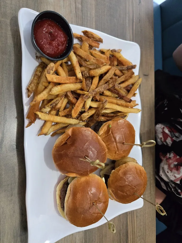 Tina Maxwell_Hamburgerseria_Joliet, IL_review
