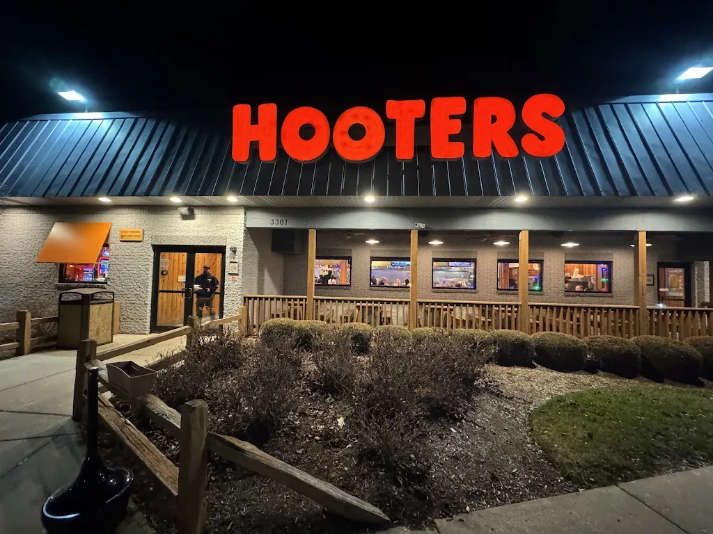 Hooters_Joliet, IL_slider_immagine_3
