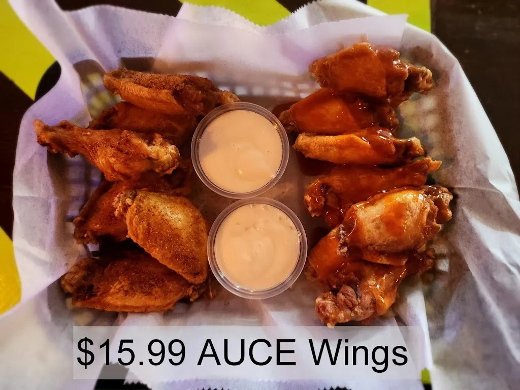 The Rustic Pub_Delavan, WI_slider_imagen_2