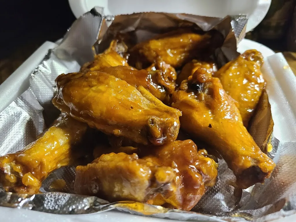 Crab Bee_BOSS WINGS - DUPO IL. (Carry Out Only) **Video Gaming Lounge Now Open!!** (Must be 21+)_Dupo, IL_review