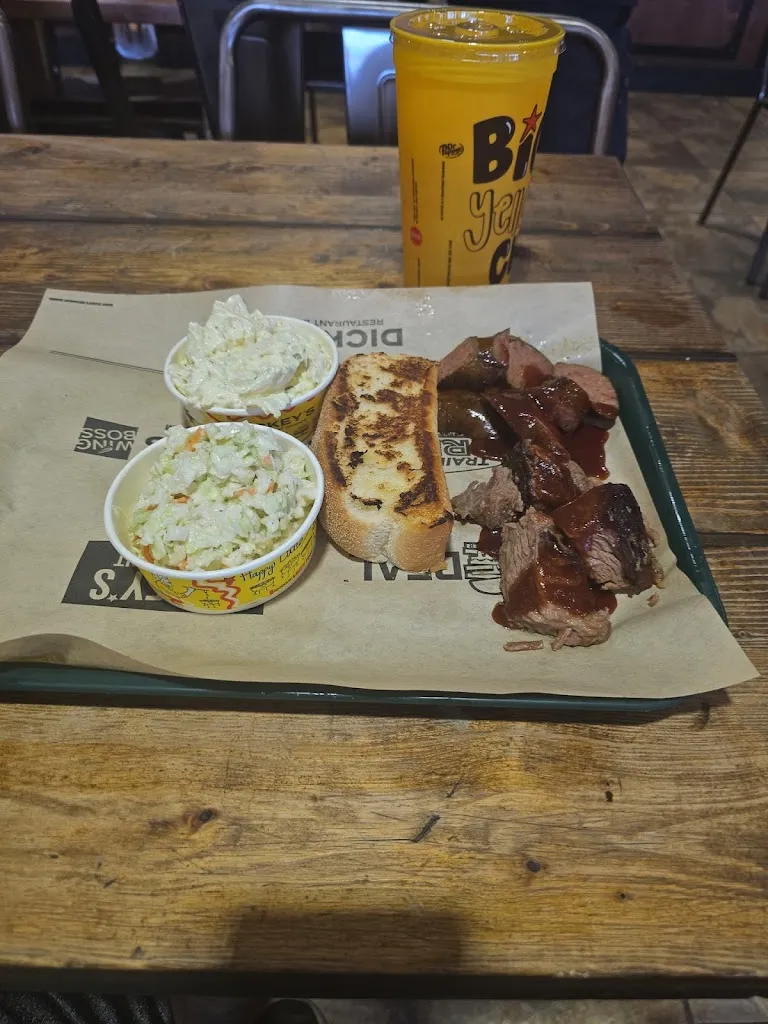 Dickey's Barbecue Pit_Elwood, IL_slider_immagine_3