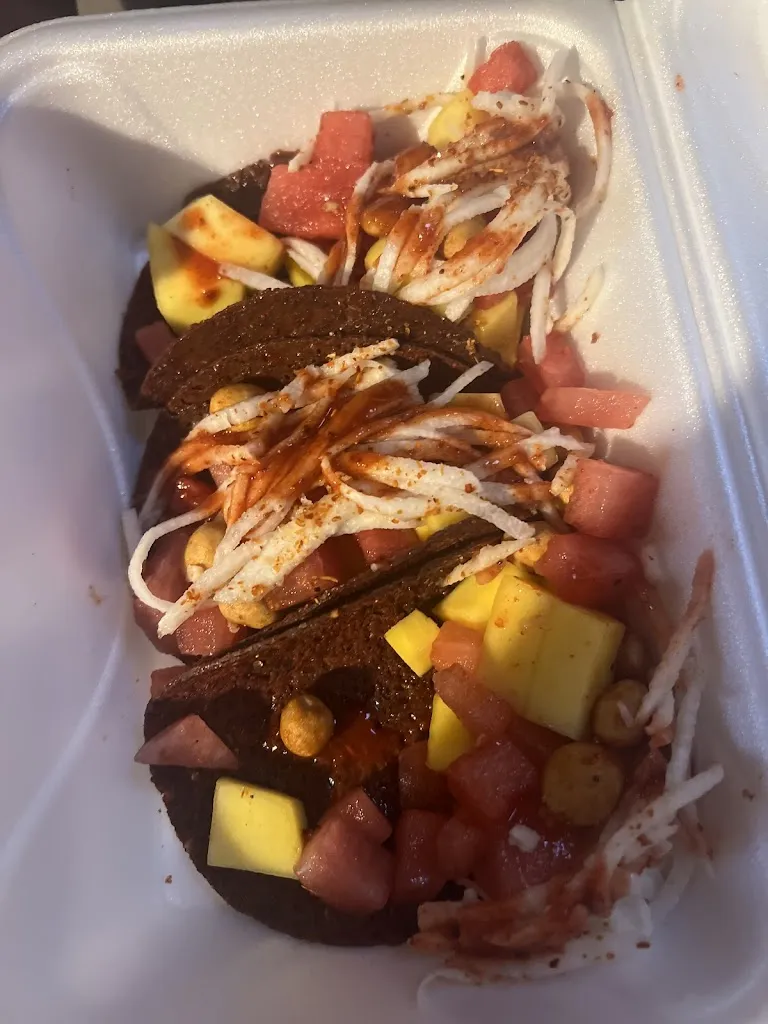 Amy Nguyen_El Michoacano Fruteria Y Neveria_East St Louis, IL_review