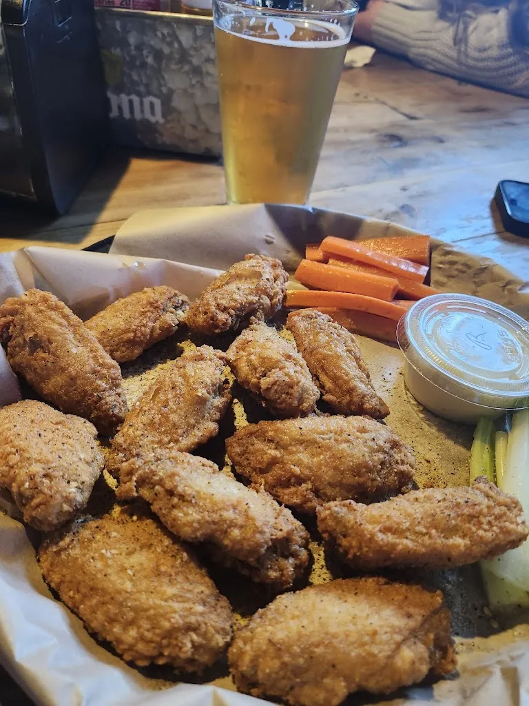 Pug Mahones Irish Pub & Grill_Fox Lake, IL_slider_imagen_3