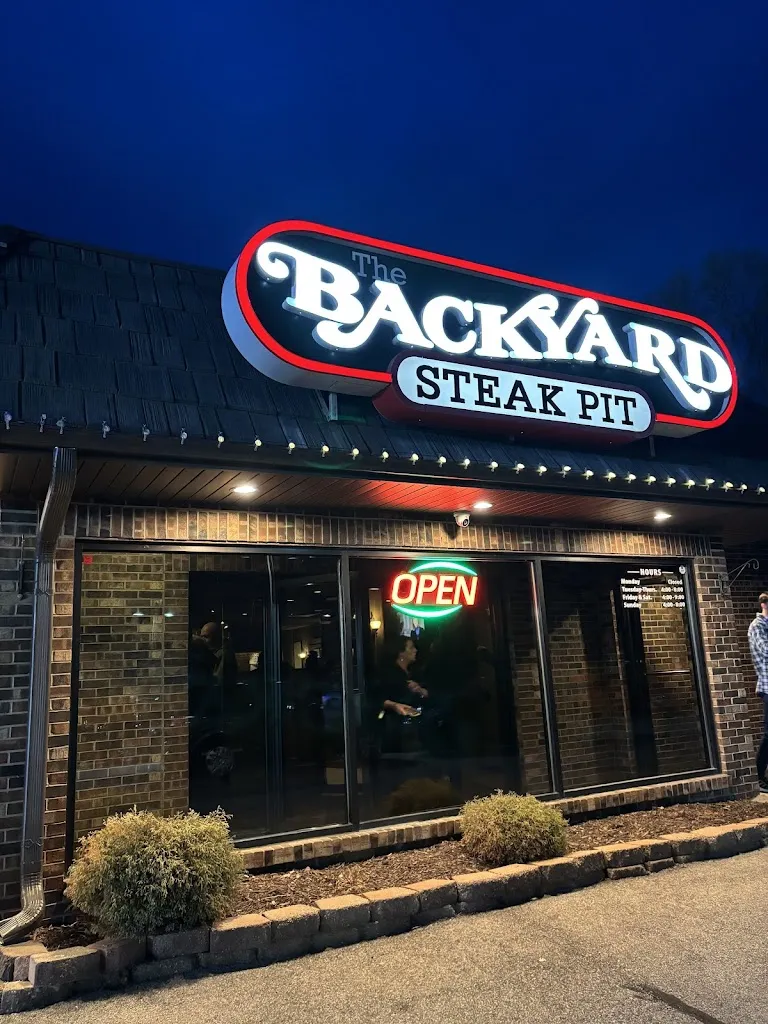 vella_The Backyard Steak Pit_Gurnee, IL_review