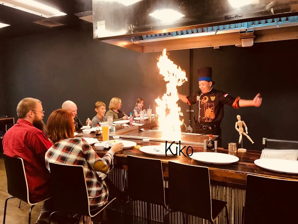 Kentzio Japanese Steakhouse & Sushi Lounge restaurante en West Plains, MO