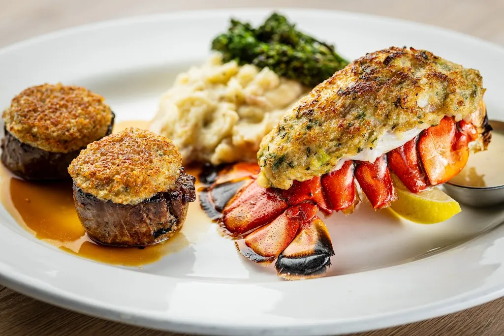 Cooper’s Hawk Winery & Restaurant_Gurnee, IL_slider_imagen_3