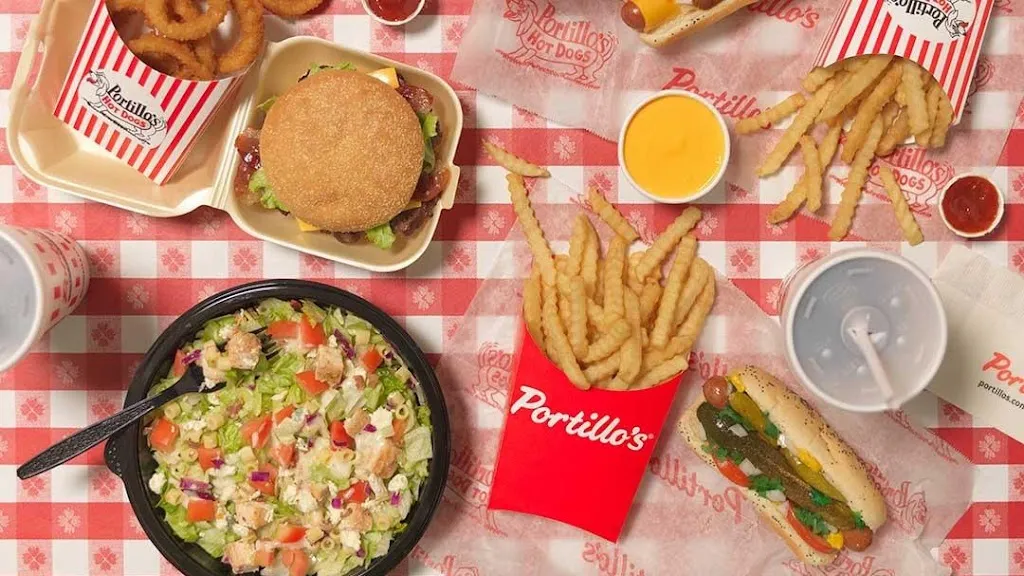 Portillo's Gurnee_Gurnee, IL_slider_imagen_3