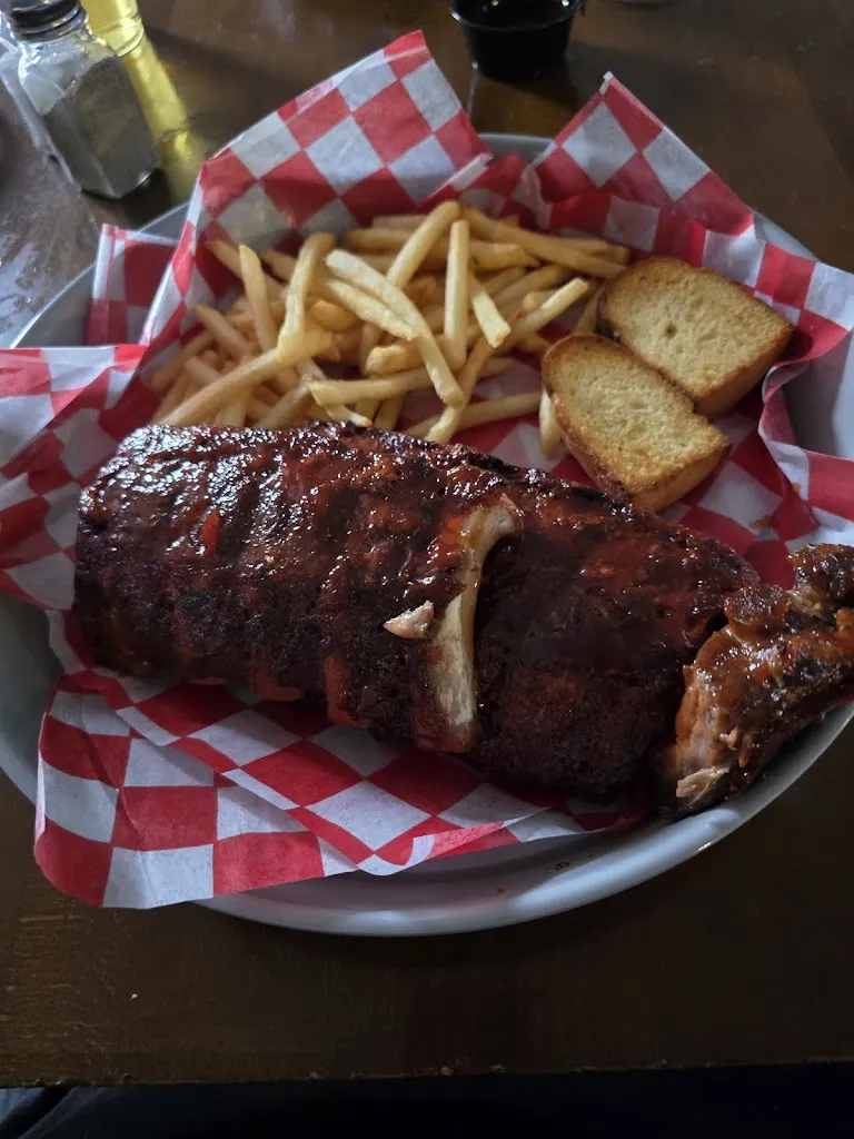 Lynn Nordlund_Halftime Bar & Grill_Johnsburg, IL_review
