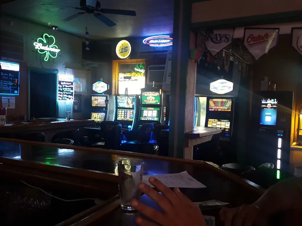 Sunnyside Tavern_Johnsburg, IL_slider_image_3