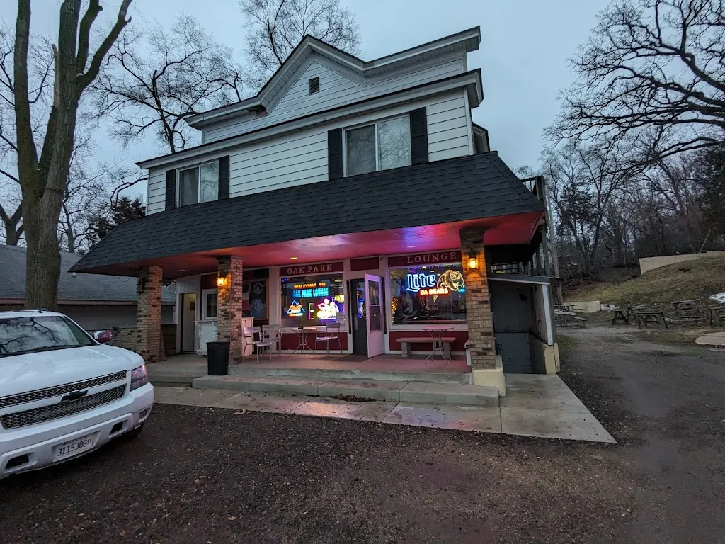 Oak Park Lounge restaurant in Johnsburg, IL