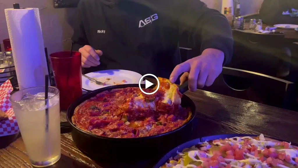Foxhole Pizza and Pub_McHenry, IL_slider_imagen_2