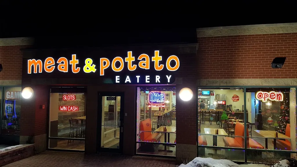Meat & Potato Eatery-McHenry restaurante en McHenry, IL