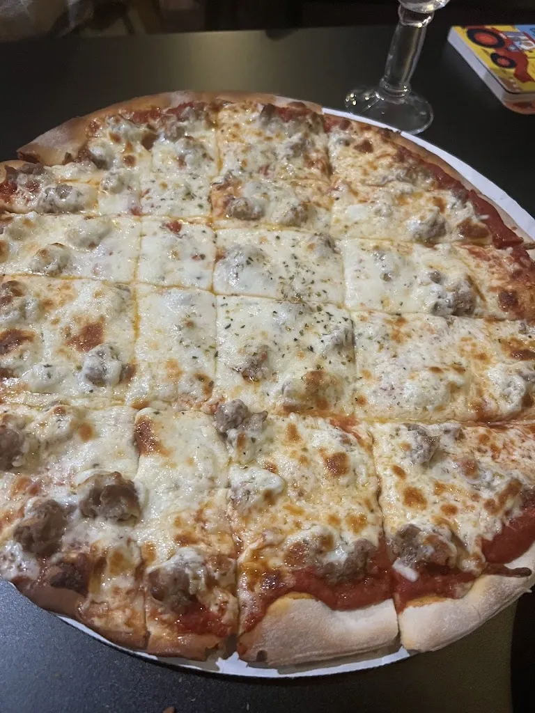 Kurt_Aces Garage Bar & Grill_Minooka, IL_review