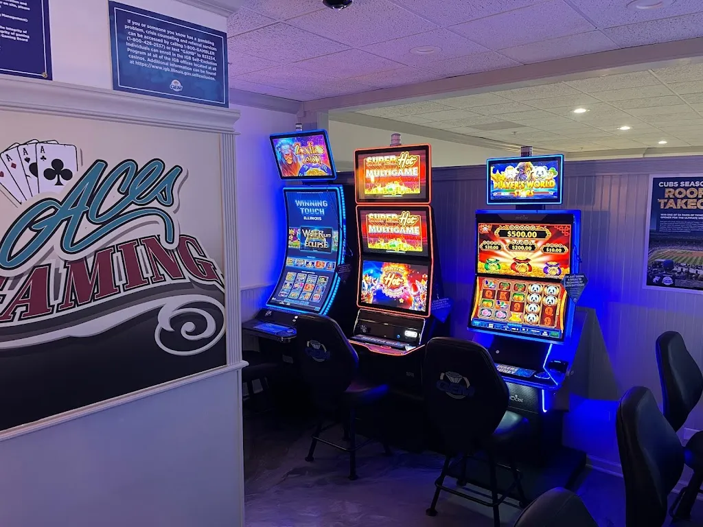 Aces Garage Bar & Grill_Minooka, IL_slider_immagine_3