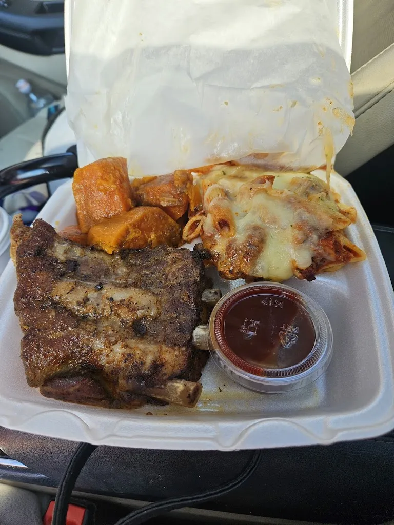 DeAnna Garvin_Eddie's_East St Louis, IL_review