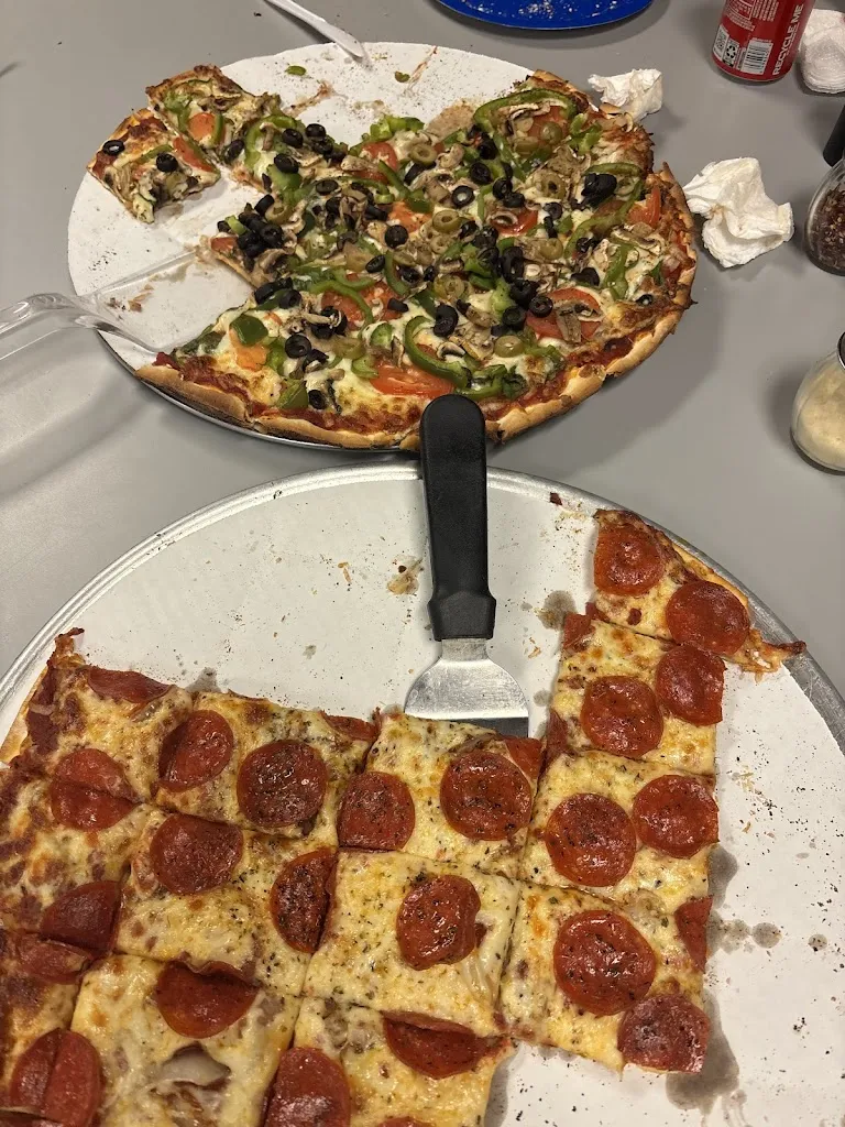 East End Pizza and Ice Cream_Wonder Lake, IL_slider_image_2