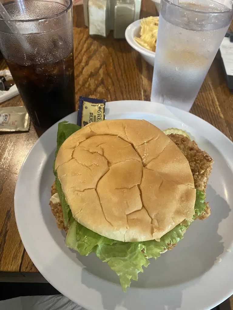 Andrea QB_Out Of The Ordinary and Hickory Bar_Nashville, IN_review