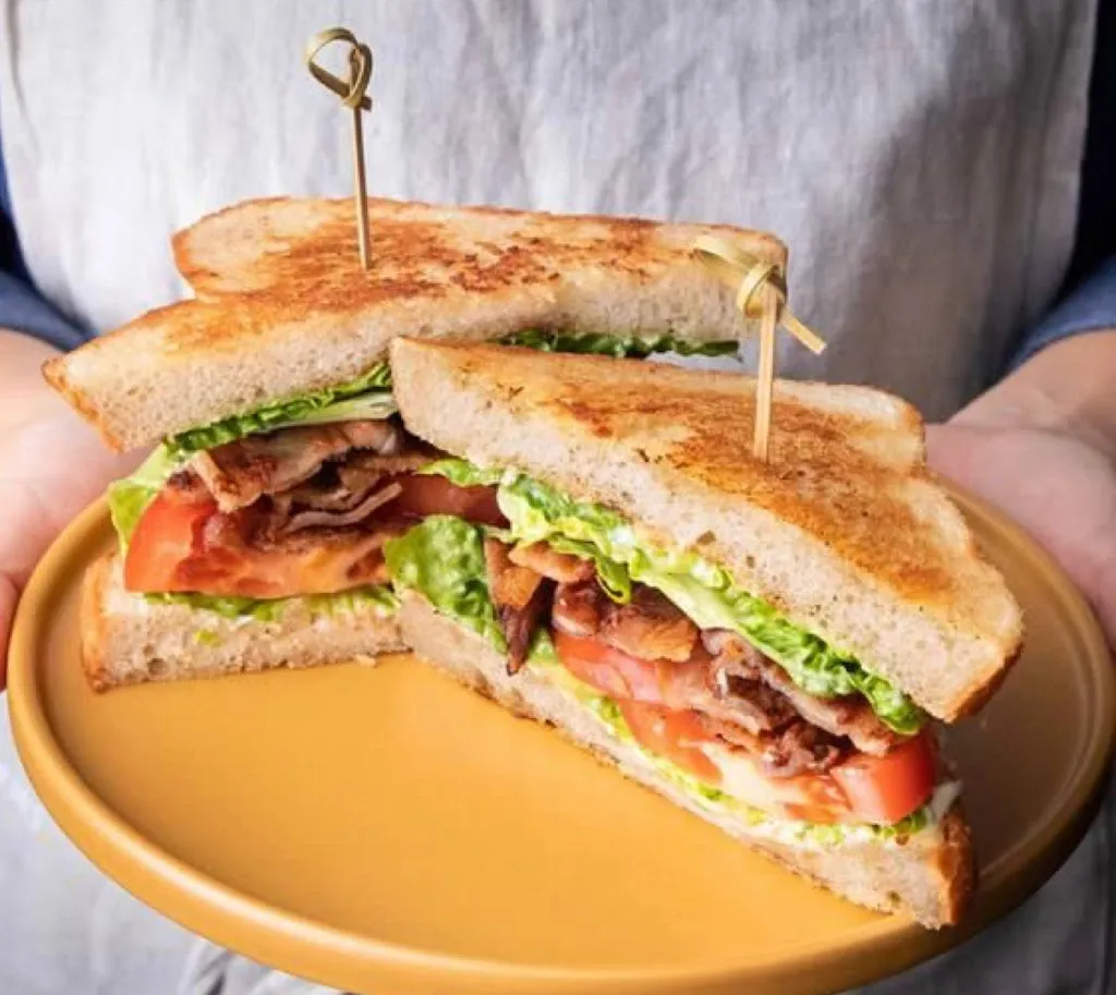 Out Of The Ordinary and Hickory Bar_Nashville, IN_slider_immagine_2