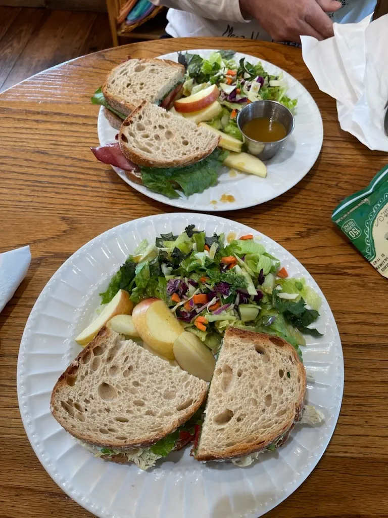 Chasity Parrett_Nourish Cafe_Nashville, IN_recensione