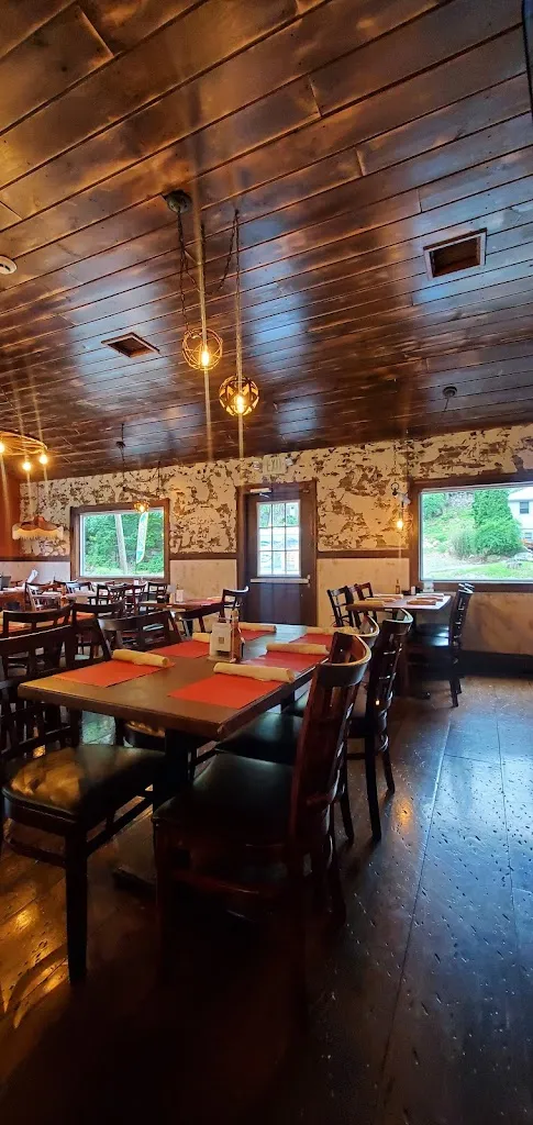 Rustic Tavern & Sports Bar restaurante en Hopatcong, NJ