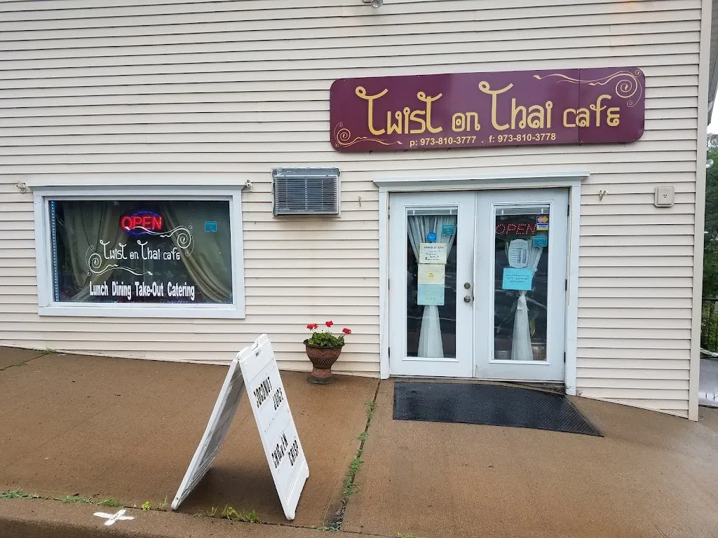 Twist On Thai Cafe restaurante en Hopatcong, NJ