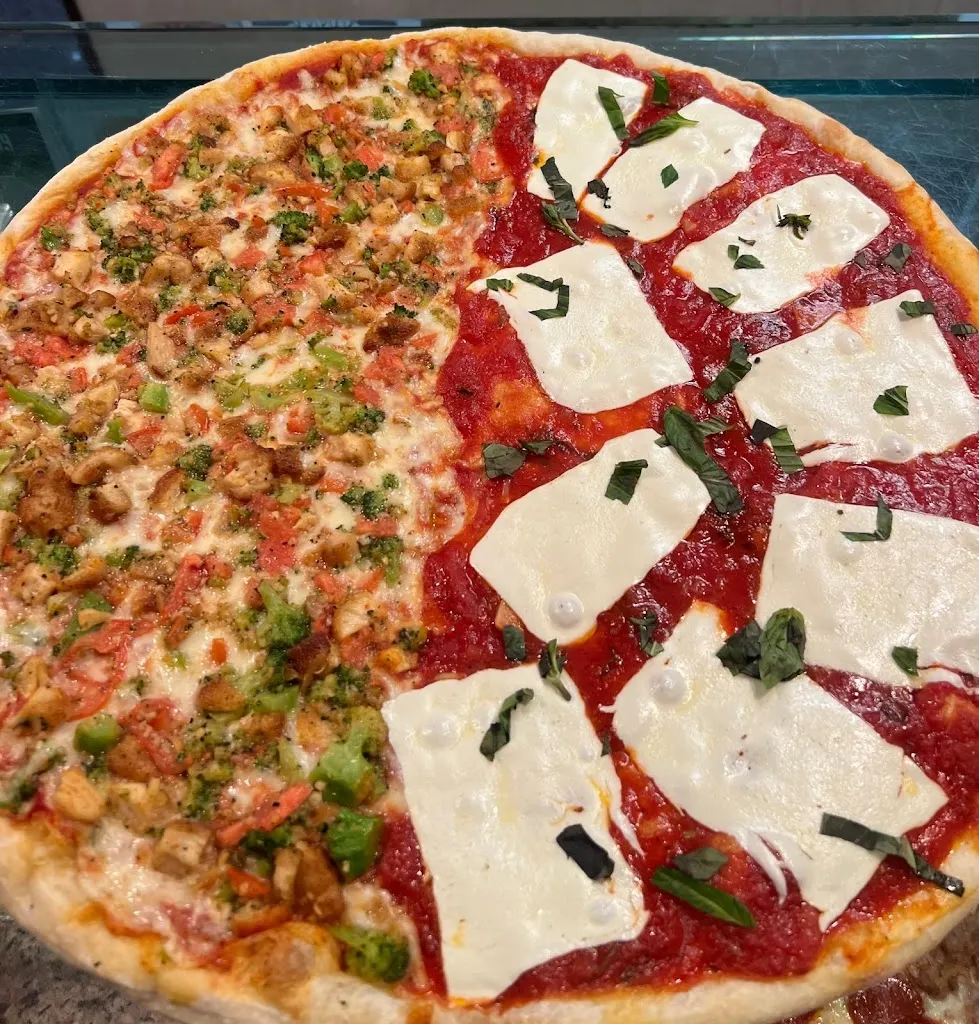 Vinny & Son Pizzeria & Italian Restaurant (Lake Hopatcong)_Lake Hopatcong, NJ_slider_imagen_2