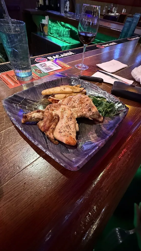 Chris Curry_J Towne Tavern_Lake Hopatcong, NJ_reseña