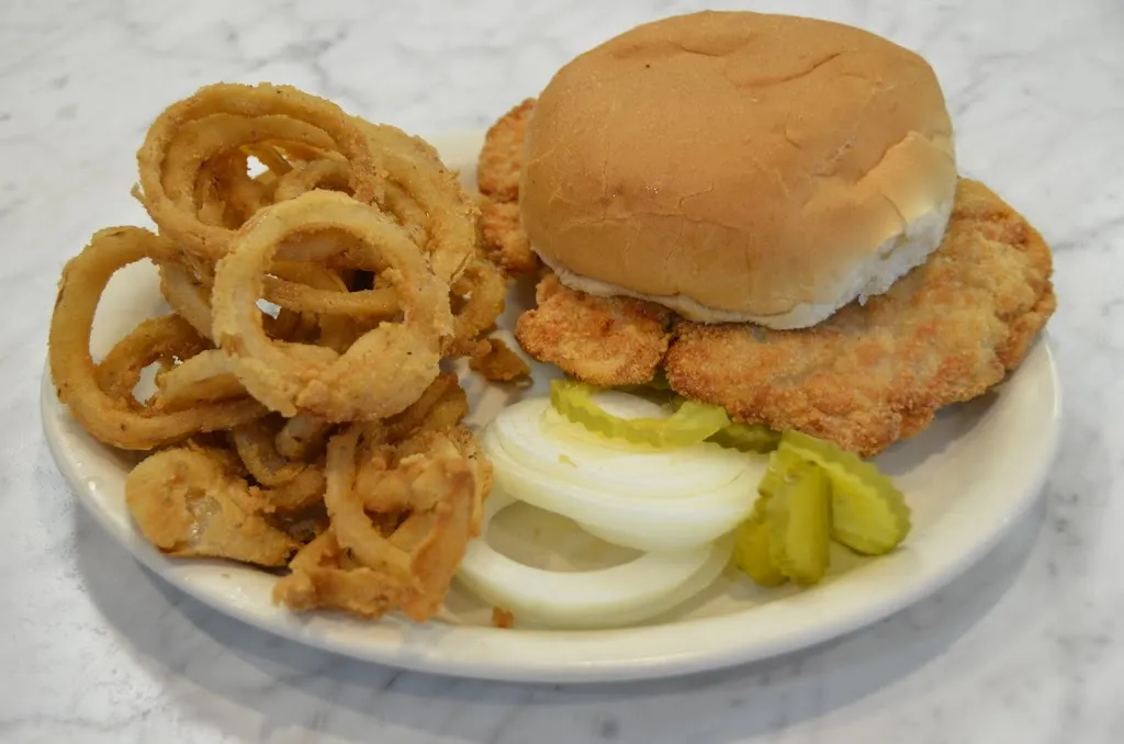 Patrick's Restaurant_Adel, IA_slider_image_2