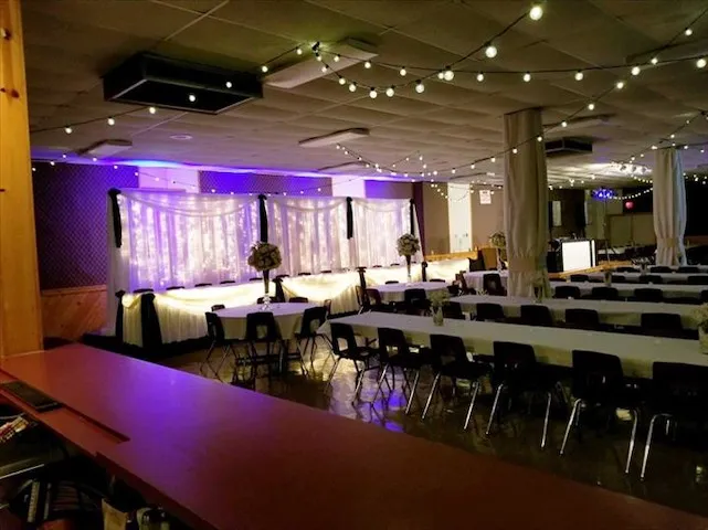 Horizon Lanes Hall restaurant à Bellevue, IA