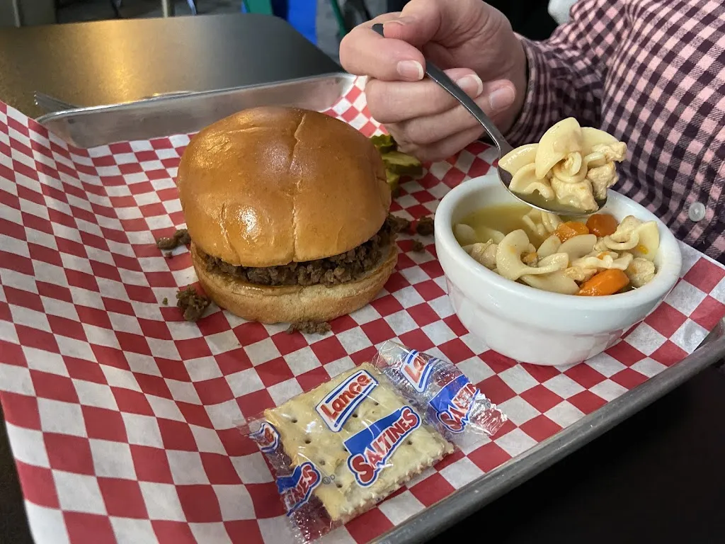 Dean Charles_Addy's Public House_Lisbon, IA_recensione