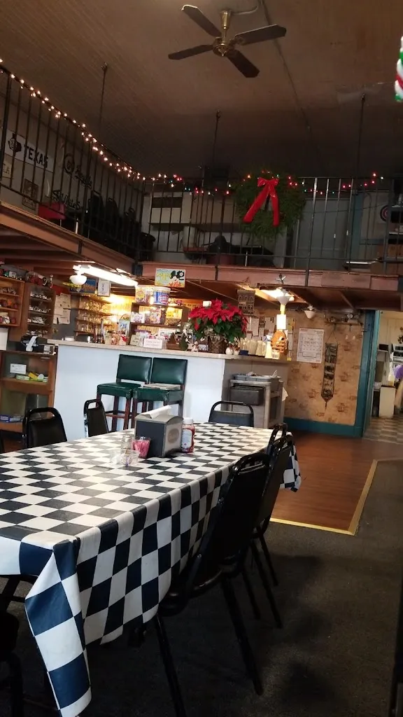 Peggy Mcallister_Gwen's Restaurant_Lisbon, IA_review