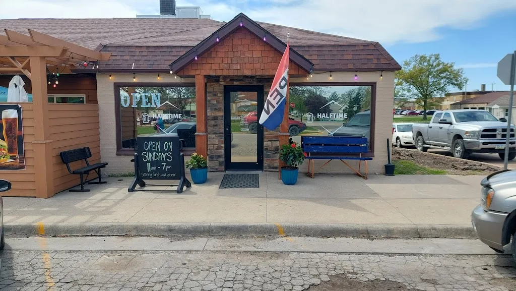 Halftime Bar & Grill_Pleasantville, IA_slider_image_1