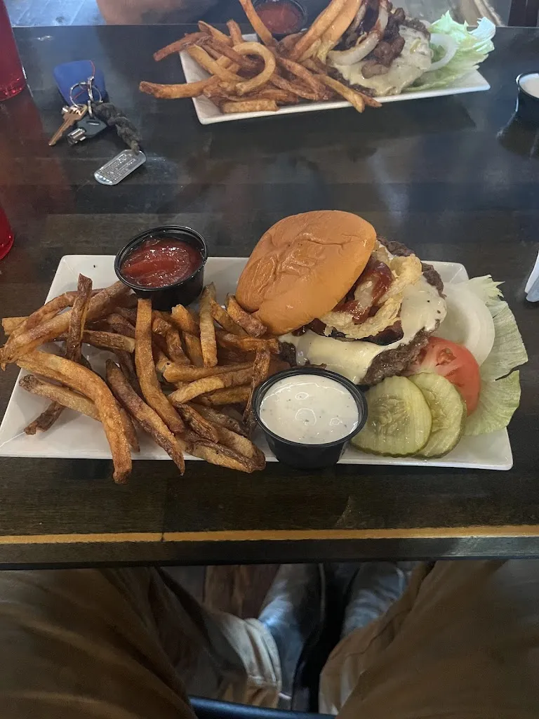 Kevin Bahr_Outsiders On Main_Chanute, KS_avis